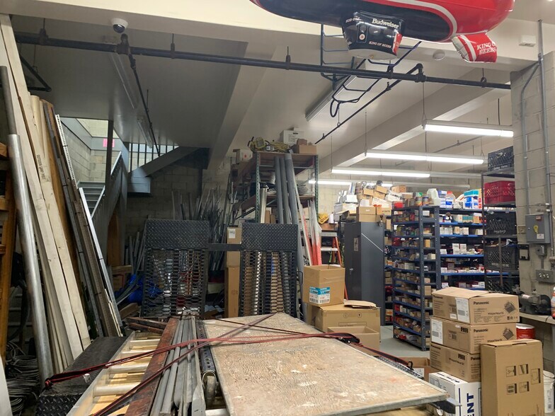 More Photos Of 2107 Springfield Ave, Vauxhall Service For Lease