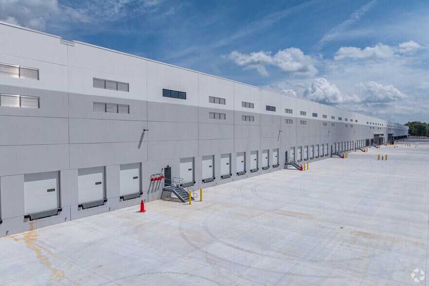 More Photos Of 1365 E Hightower Trl, Social Circle Distribution For Sale