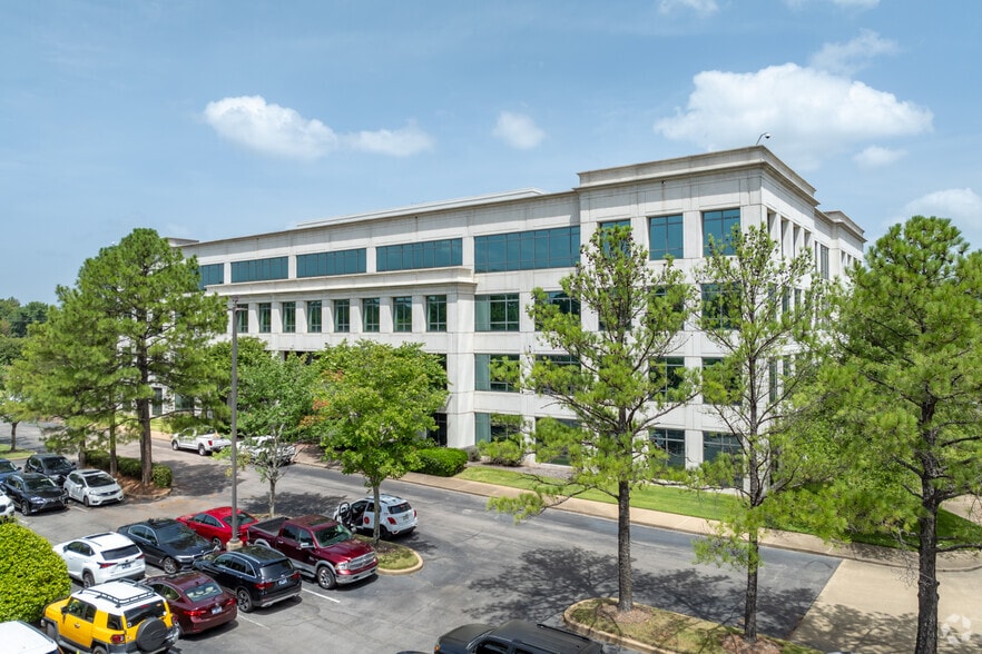 More Photos Of 6625 Lenox Park Dr, Memphis Office For Lease