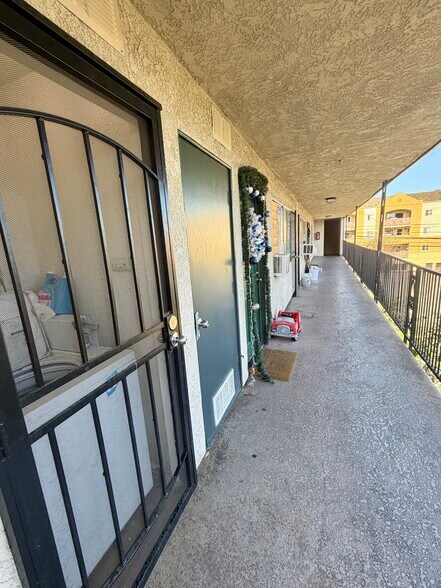 More Photos Of 710 W Washington Ave, Santa Ana Apartments For Sale