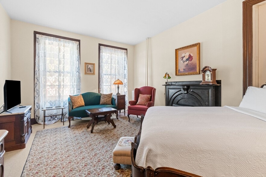 More Photos Of 23-25 Race St, Jim Thorpe Hospitality For Sale