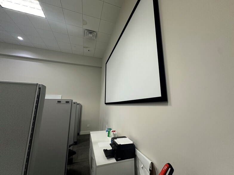 More Photos Of 1046 Texan Trl, Grapevine General Retail For Lease