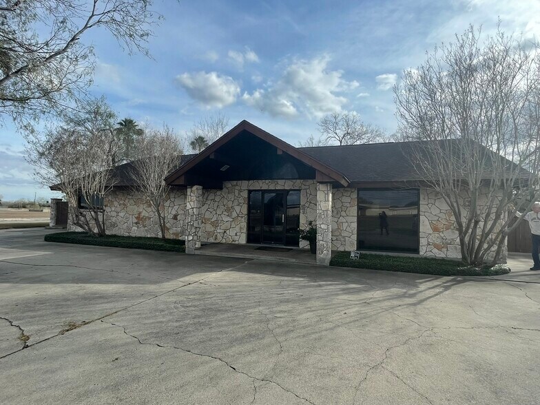 Primary Photo Of 325 General Cavazos Blvd, Kingsville Office For Sale