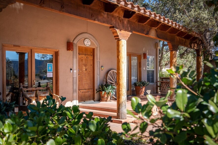 More Photos Of 10 Rojo Dr, Sedona Hotel For Sale