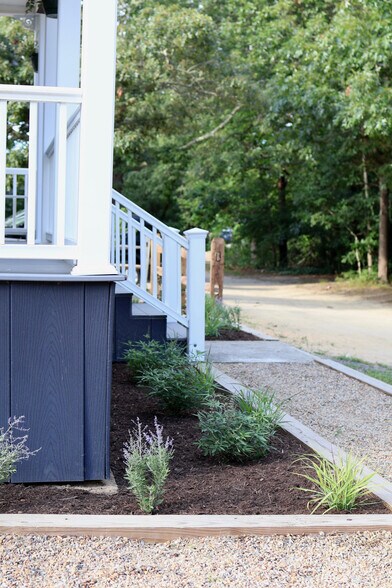 More Photos Of 9 Brunswick Ave, Vineyard Haven Specialty For Sale