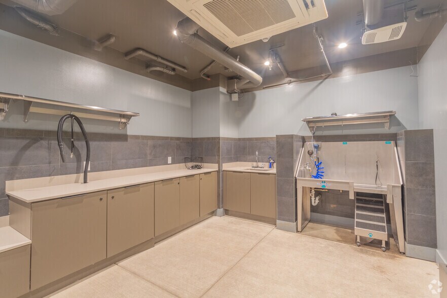 More Photos Of 1365 McCandless Dr, Milpitas Multifamily For Sale