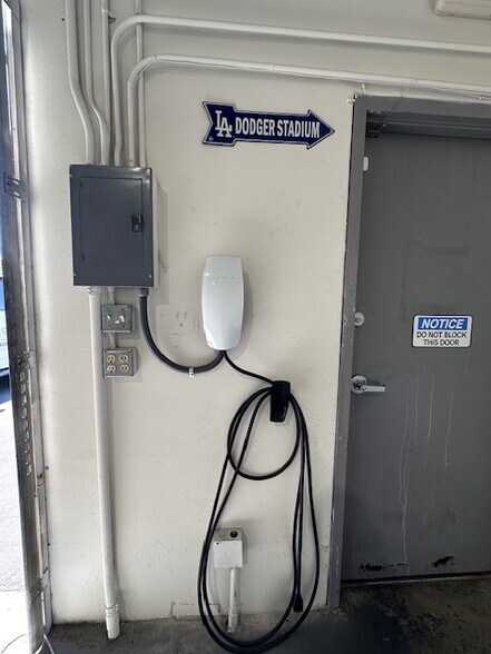 More Photos Of 3140 Polaris Ave, Las Vegas Light Distribution For Lease