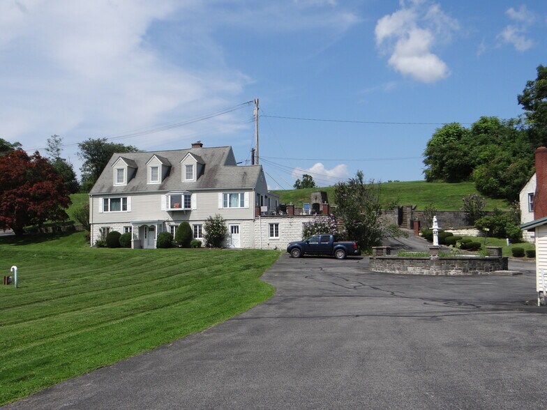 More Photos Of 1725 US-9W Hwy, Milton Hospitality For Sale