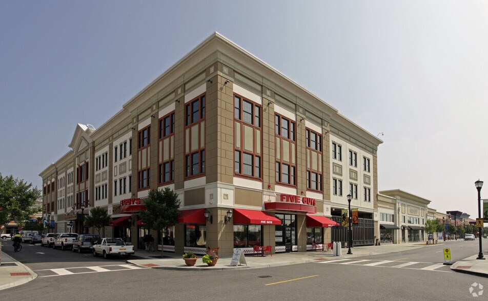 More Photos Of 4410 E Claiborne Sq, Hampton Unknown For Lease