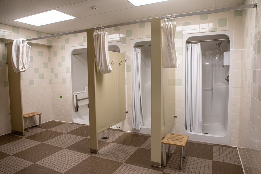 More Photos Of 75 Northport Dr, Portland Office For Sale