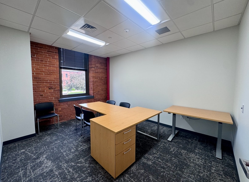 More Photos Of 1 Federal St, Springfield Flex For Lease