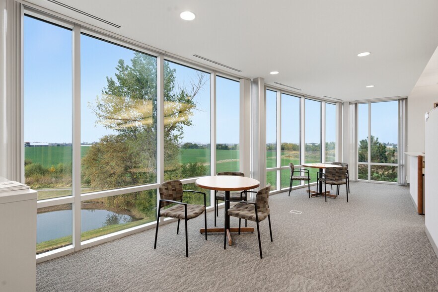 More Photos Of 8710 Earhart Ln Sw, Cedar Rapids Office For Sale