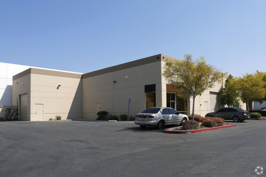 More Photos Of 41513 Cherry St, Murrieta Warehouse For Lease
