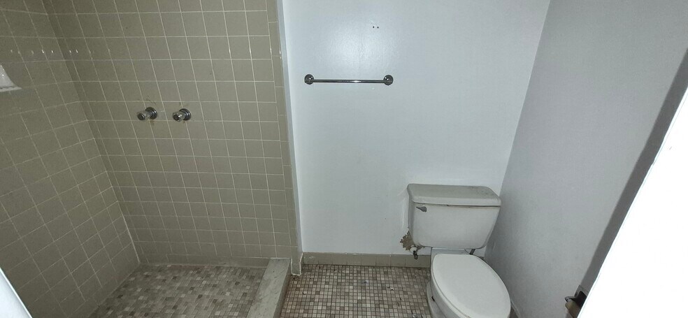 More Photos Of 7789 131st St, Seminole Office For Sale