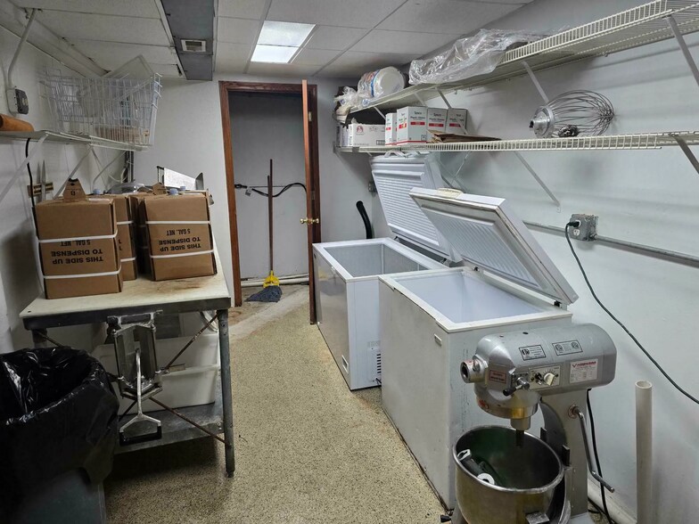 More Photos Of 8116 S Archer Ave, Willow Springs Restaurant For Lease