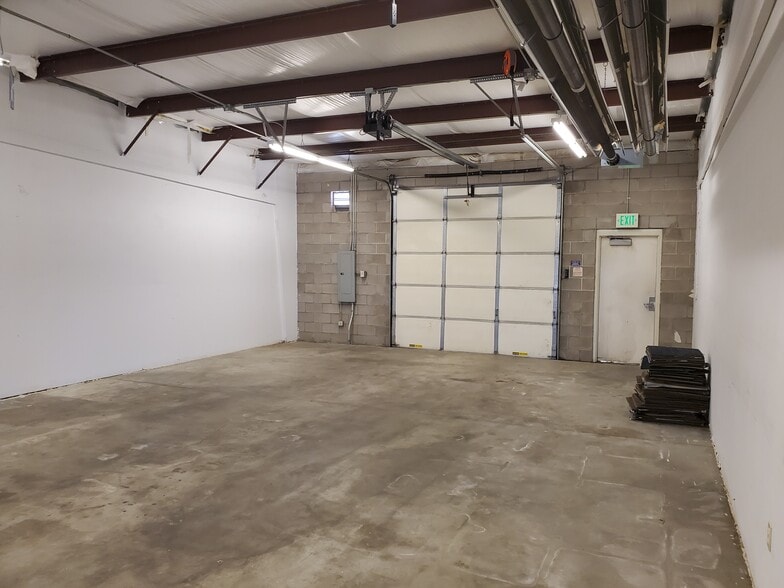 More Photos Of 350-366 Norfolk St, Aurora Light Manufacturing For Sale
