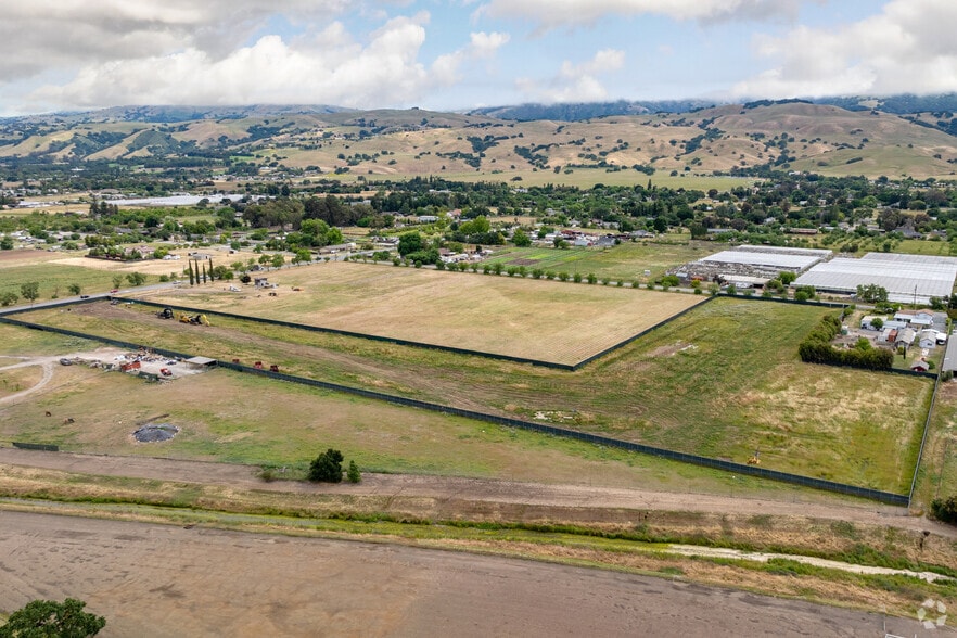 More Photos Of 1020 San Martin Ave, San Martin Land For Lease