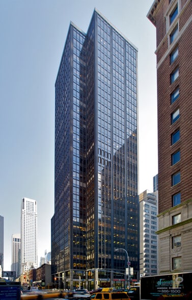 More Photos Of 1370 Avenue of the Americas, New York Office For Lease