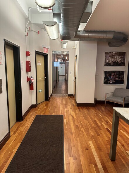 More Photos Of 235 Park Ave S, New York Office For Lease