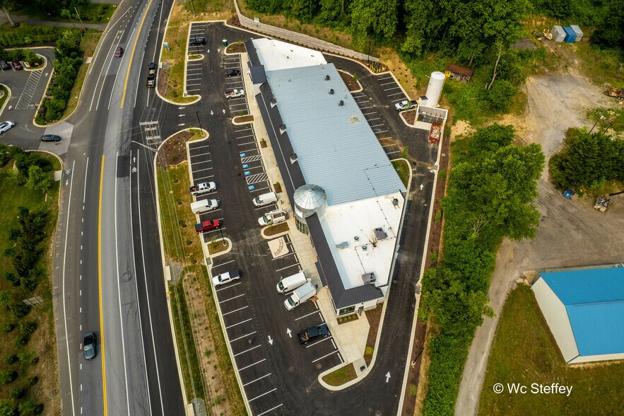 More Photos Of 5078 Solomons Island Rd, Lothian Storefront Retail Office For Lease