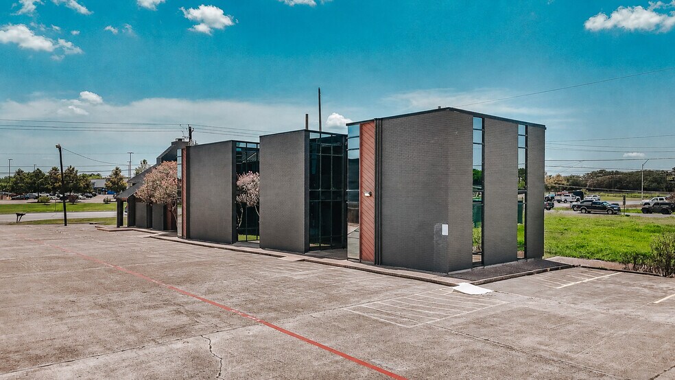 More Photos Of 4104 Houston Hwy, Victoria General Retail For Sale