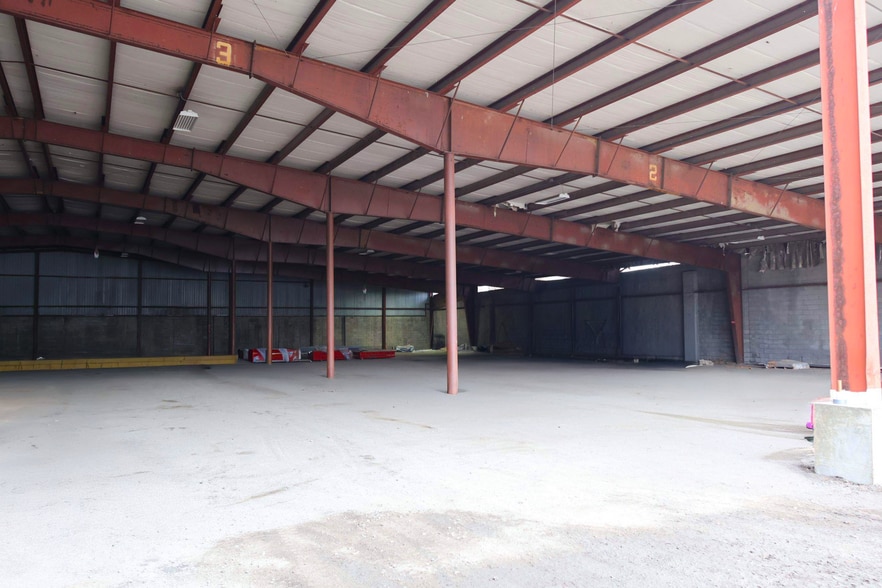 More Photos Of 1870 Hamburg St, Schenectady Freestanding For Lease