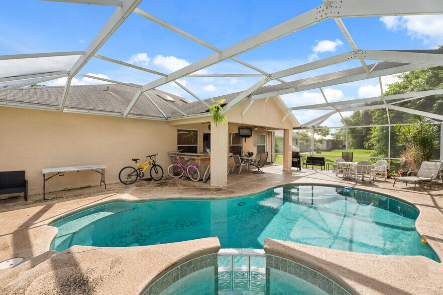 More Photos Of 1874 SW Gemini Ln, Port Saint Lucie Multifamily For Sale