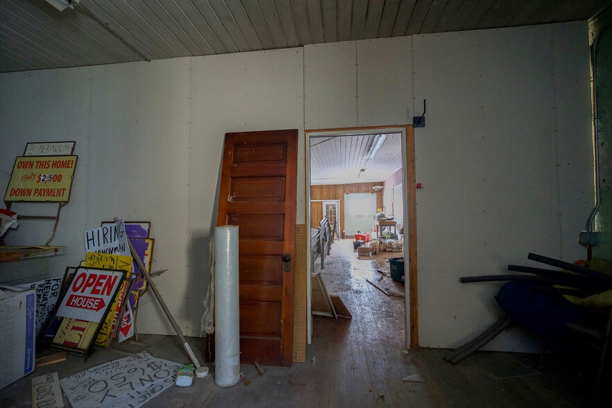 More Photos Of 221 S Walnut Ave, Sidney Warehouse For Sale