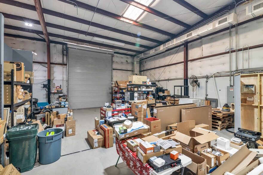 More Photos Of 333 Gordon St, Sanford Light Manufacturing For Sale
