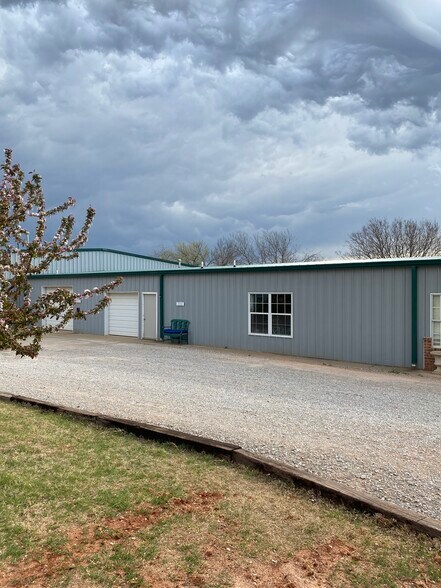 More Photos Of 6701 NW 178th St, Edmond Flex For Sale