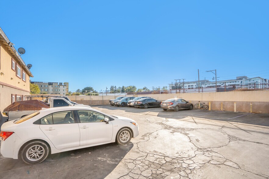 More Photos Of 6653 Darby Ave, Reseda Apartments For Sale