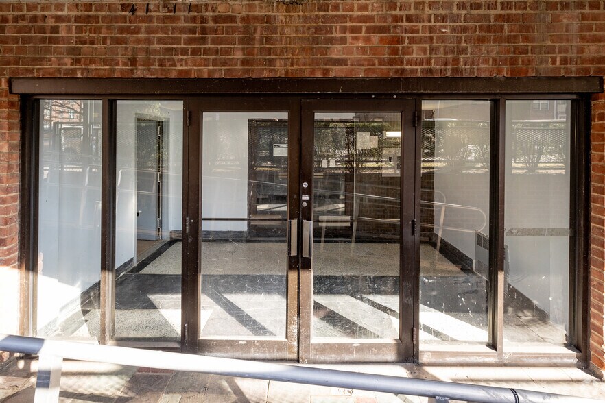 More Photos Of 4101 Parsons Blvd, Flushing Apartments For Lease