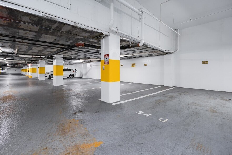 More Photos Of 4400 MacArthur Blvd NW, Washington Office For Sale