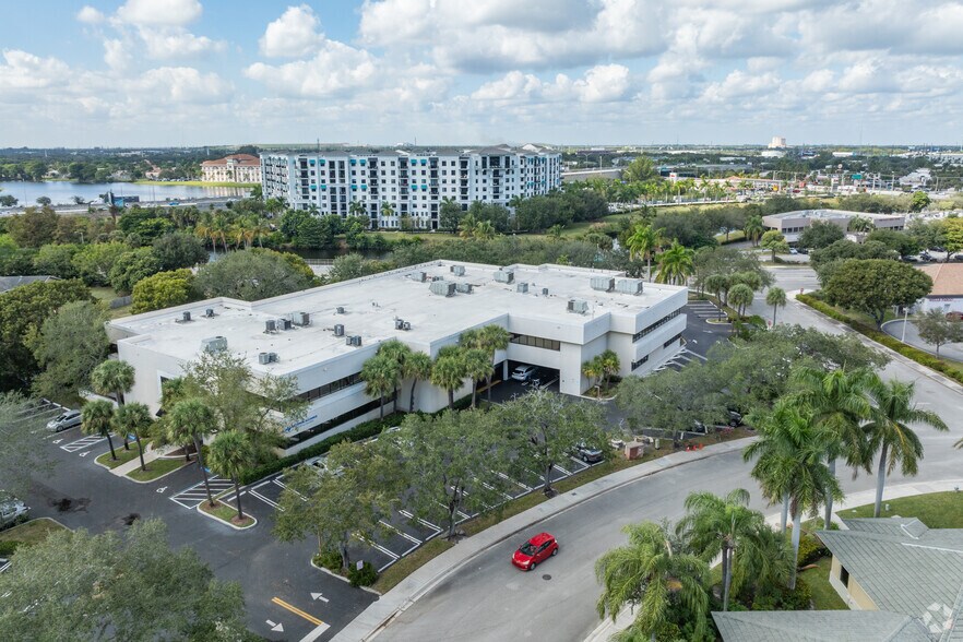 More Photos Of 4400 N Congress Ave, West Palm Beach Medical For Sale