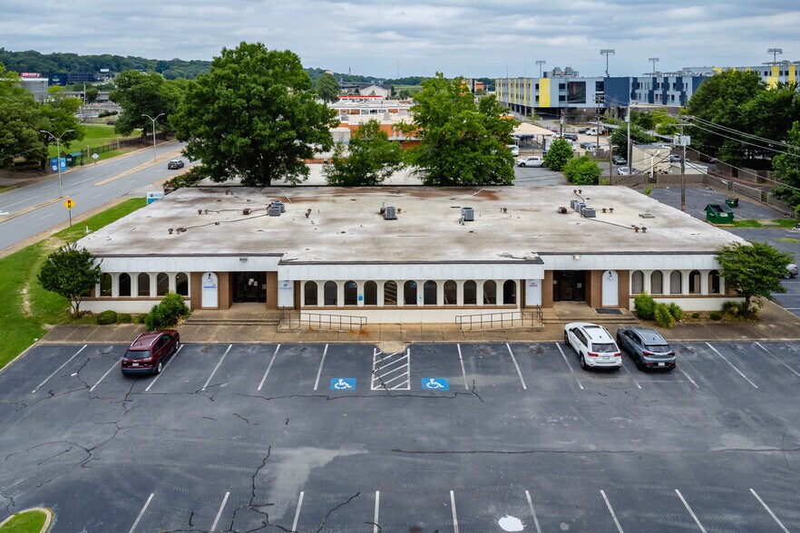 More Photos Of 324 W Pershing Blvd, North Little Rock Office For Sale