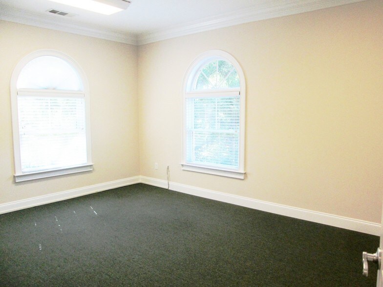 More Photos Of 4080 McGinnis Ferry Rd, Alpharetta Office For Lease