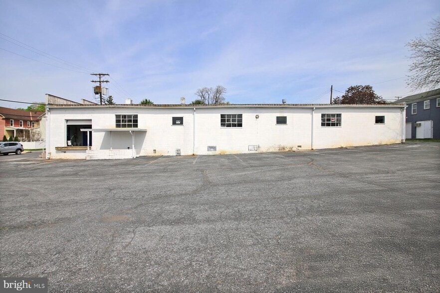 More Photos Of 308 S 1st St, Lebanon Warehouse For Sale