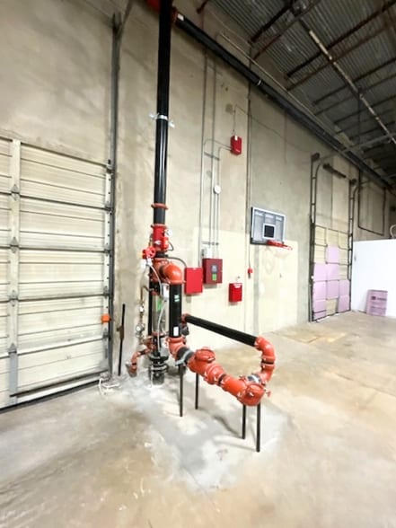 More Photos Of 4400-4412 SW 25th St, Oklahoma City Distribution For Lease