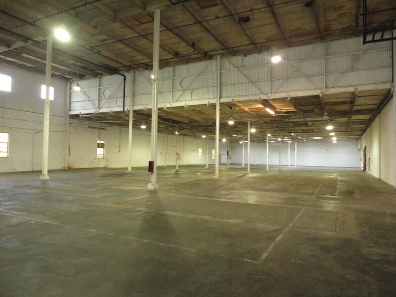 More Photos Of 105 E Holly St, Goldsboro Warehouse For Sale