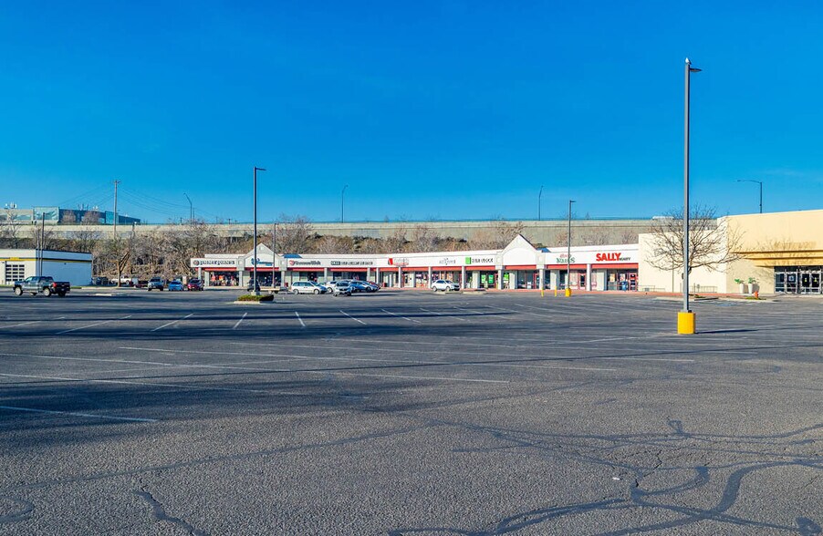 More Photos Of 2655-2789 S Broadway Ave, Boise Unknown For Lease