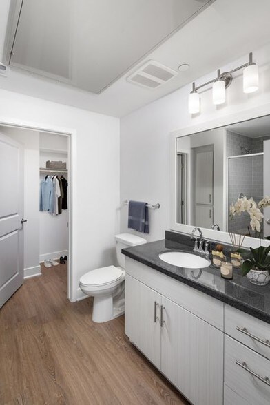 More Photos Of 7350 E Stetson Dr, Scottsdale Apartments For Lease