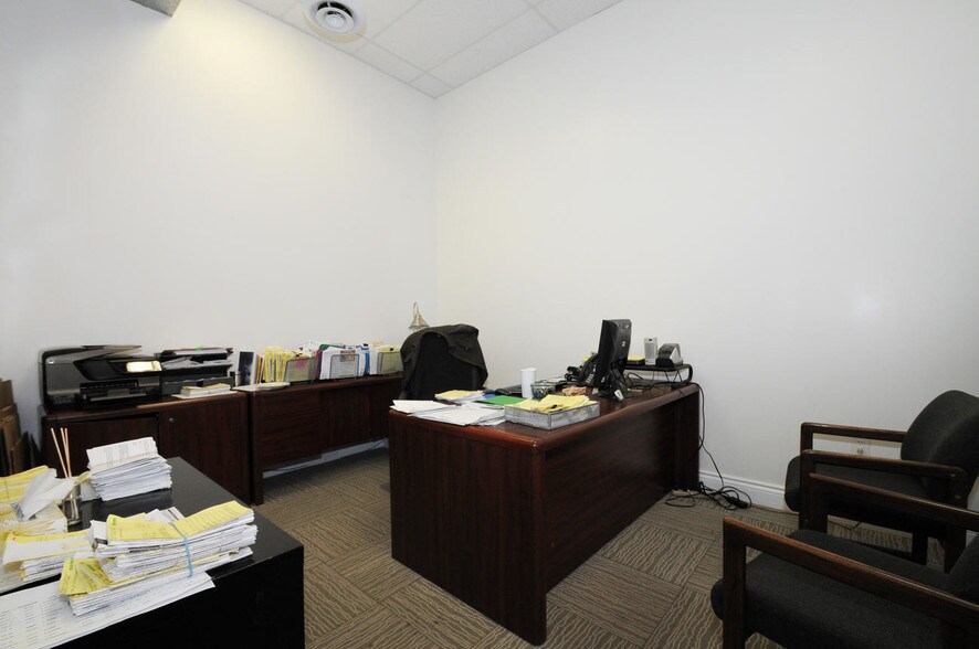 More Photos Of 64 Prince Andrew Pl, Toronto Warehouse For Lease
