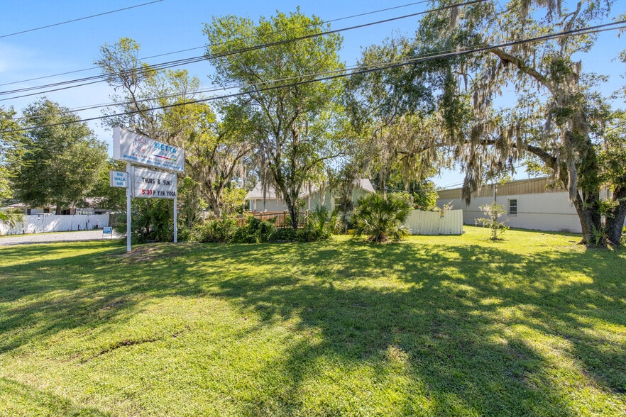 More Photos Of 1703 NE 8th Rd, Ocala Specialty For Sale