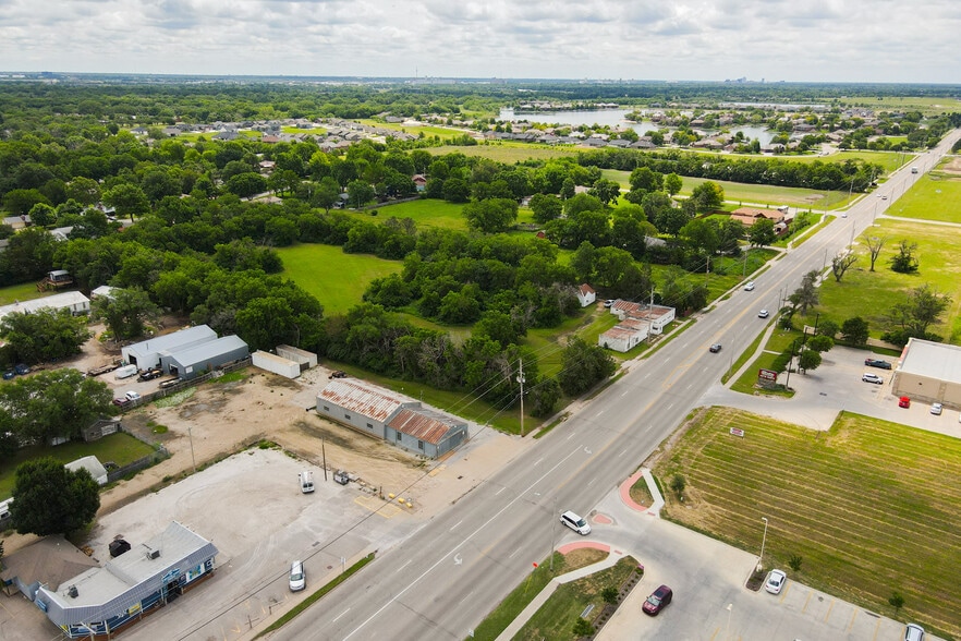 More Photos Of 5310 N Meridian Ave, Wichita Office For Sale