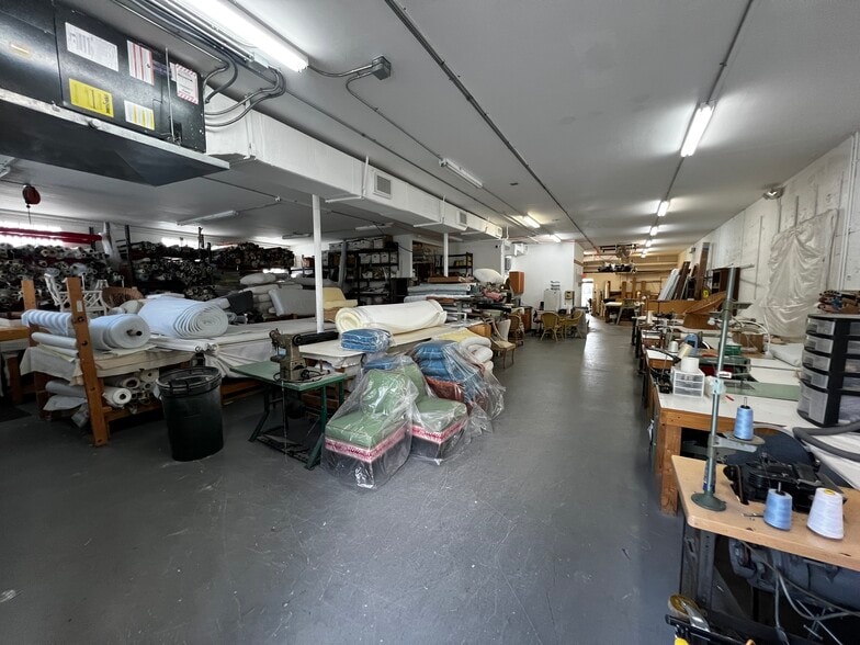 More Photos Of 2011 N Dixie Hwy, Lake Worth Storefront For Sale