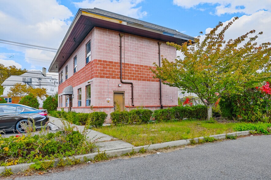More Photos Of 256 Kennedy Blvd, Bayonne Industrial For Lease