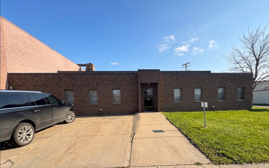 More Photos Of 2104 Cypress St, Port Huron Manufacturing For Sale
