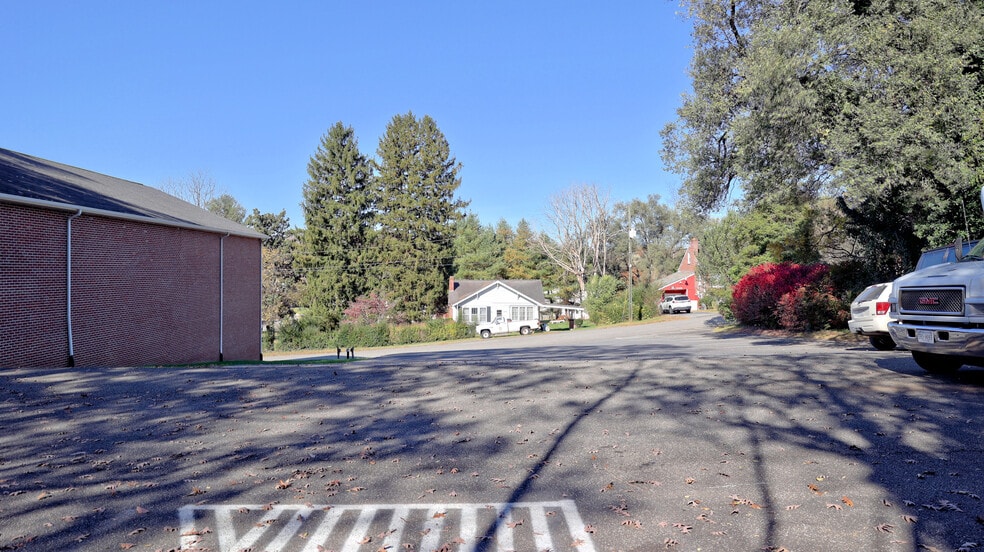 More Photos Of 301 Bolling St, Radford Religious Facility For Sale