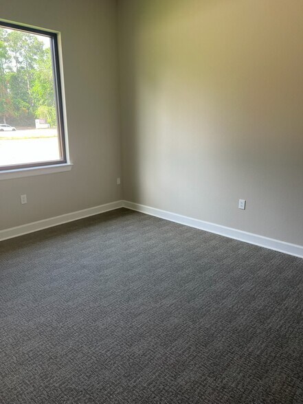 More Photos Of 13803 Madera Run, Humble Office For Sale