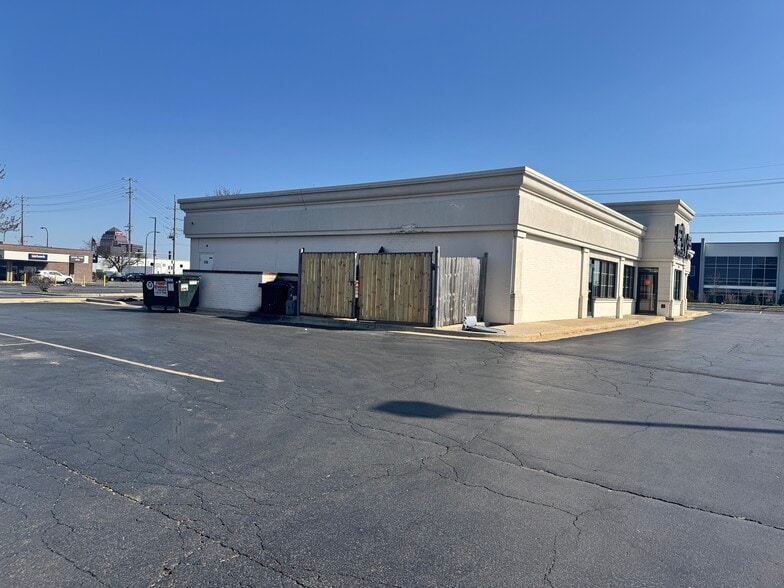 More Photos Of 1144 Devon Ave, Elk Grove Village Freestanding For Sale